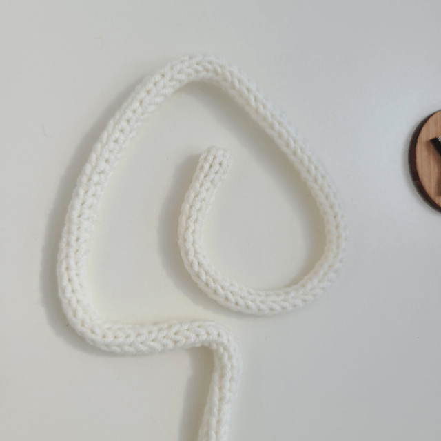 Feuille en tricotin blanche 